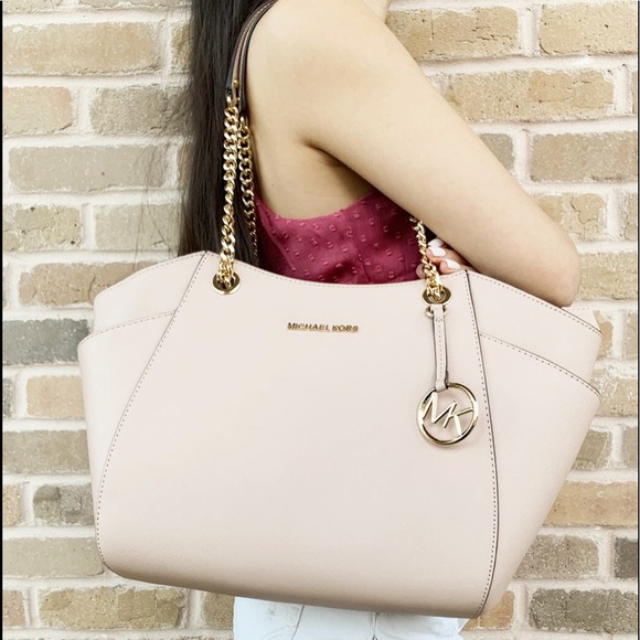Michael Kors Handbags - Gaby’sBags👜💕-NWT Michael Kors Chain Tote